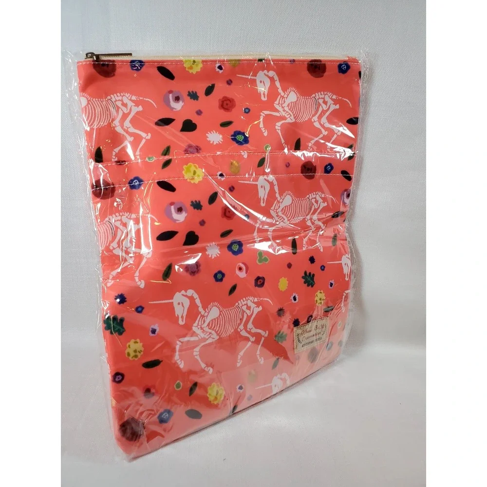 Wanna Be a Dreamer‎ Stationary Series Pink Bones Padded Book Sleeve Protector